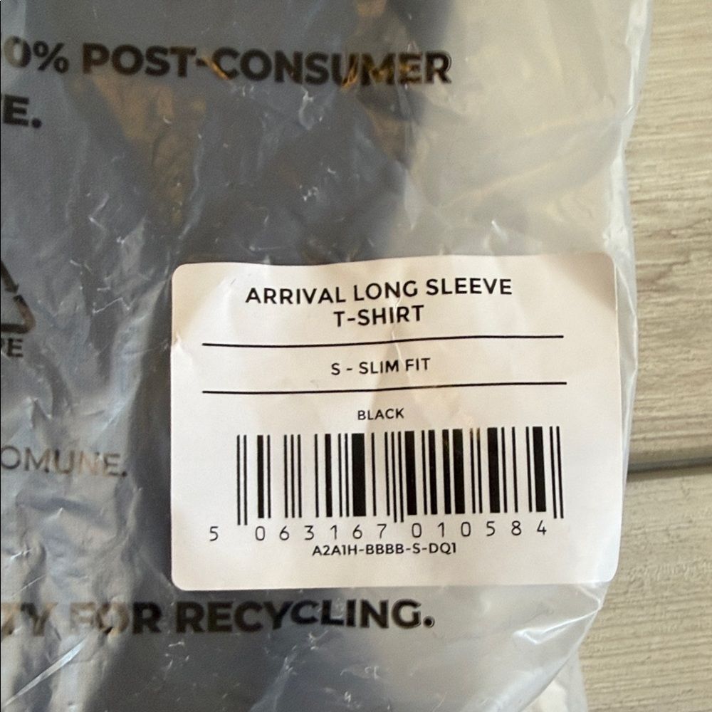 Gymshark Arrival Long Sleeve T-Shirt Black Small NWT IN PACKAGE - Picture 9 of 10